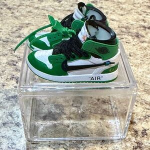 🏀 Mini Collectible PVC Sneakers w Display case 🏀